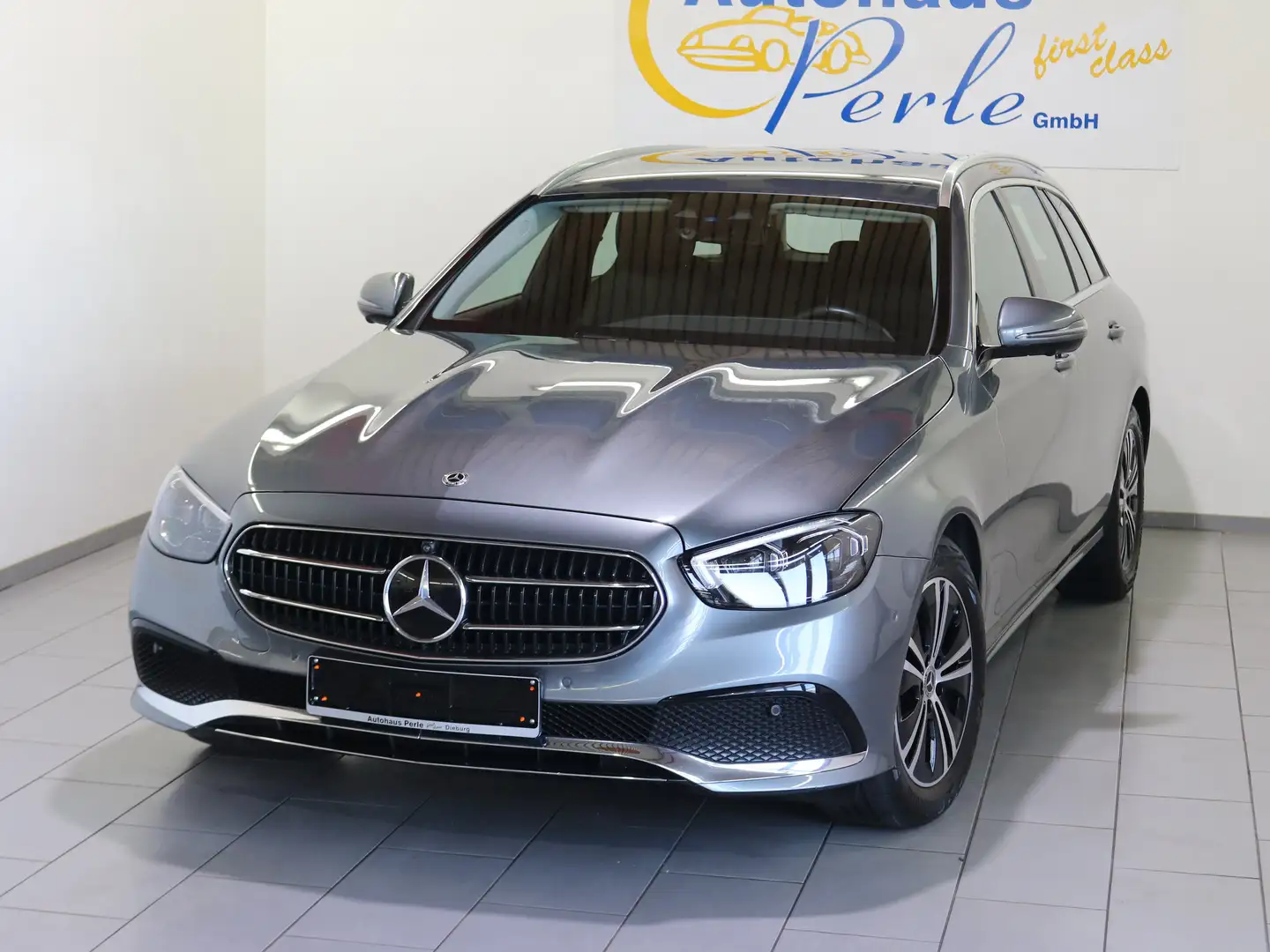 Mercedes-Benz E 220 D T 9G 4M AVANTG"STANDHZG"DTR+"MMY"360"MBEAM"LEDER Grau - 2