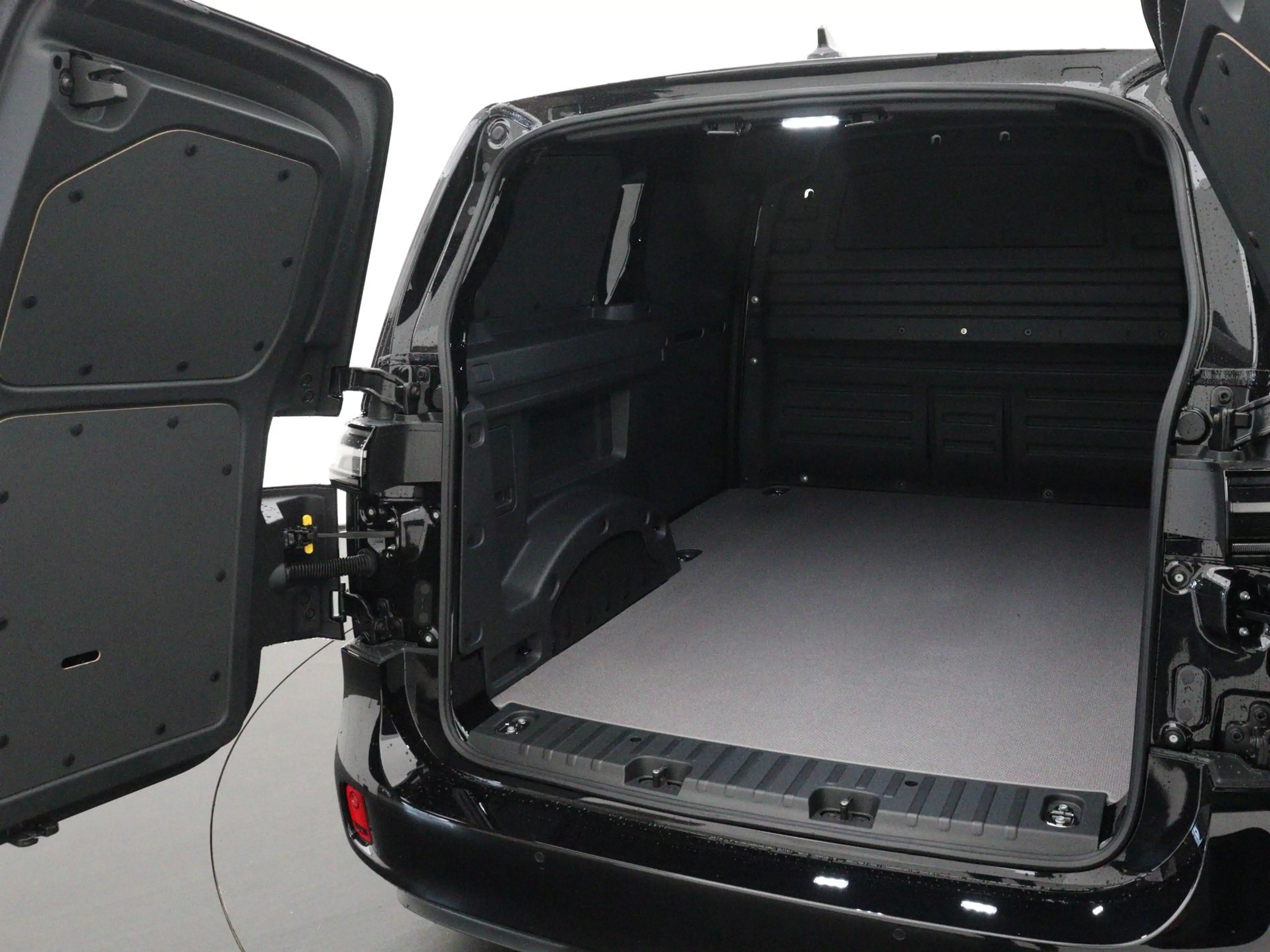 Volkswagen ID. Buzz Cargo Bedrijfswagens Bulli Limited Edition 210 kW / 286 — photo 11