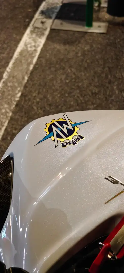MV Agusta Brutale 800 White perla carbonio Bianco - 2