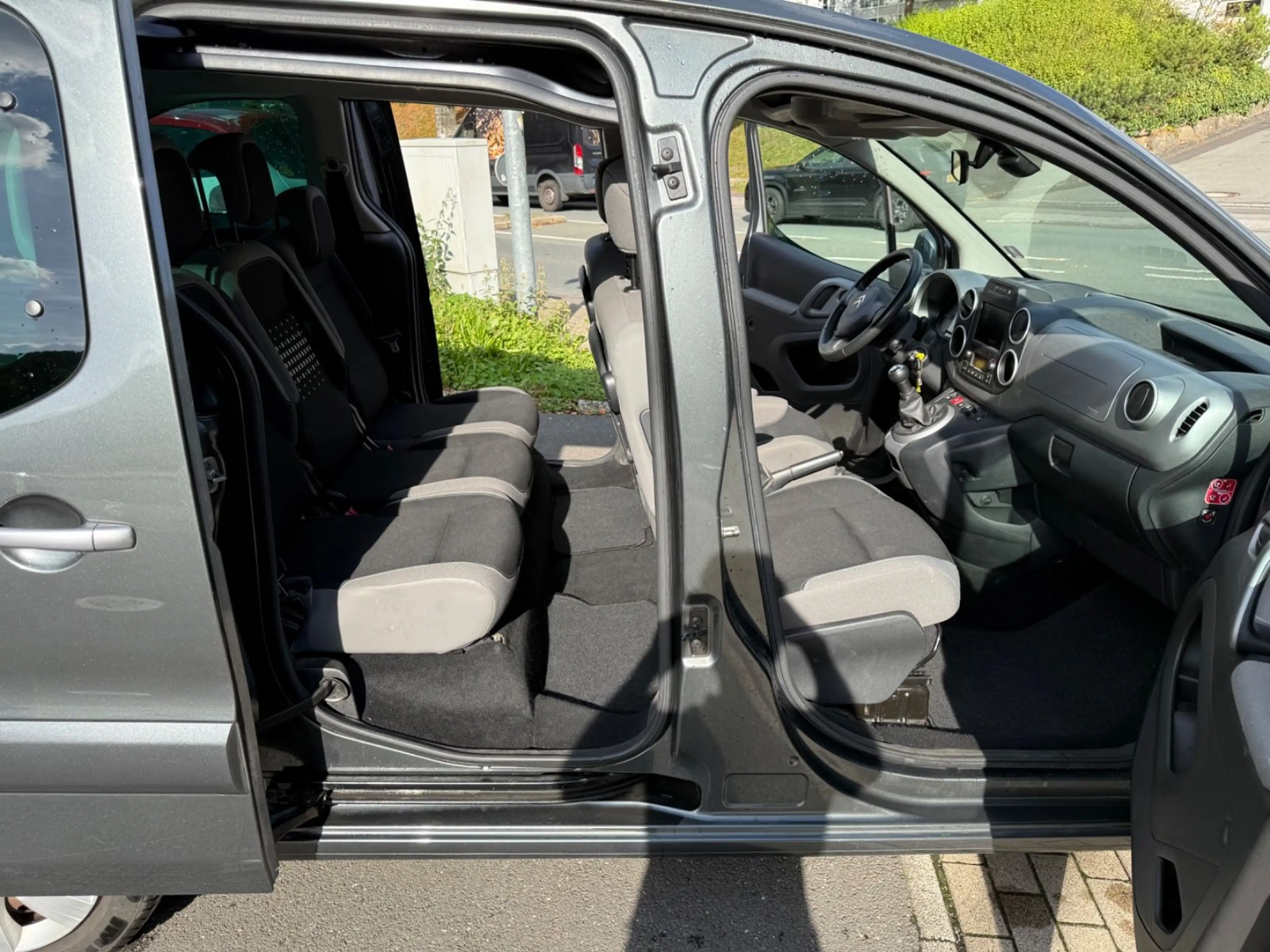 Citroen Berlingo Kombi Selection Klima,PDC.R.Kamera,2.Ha — photo 12