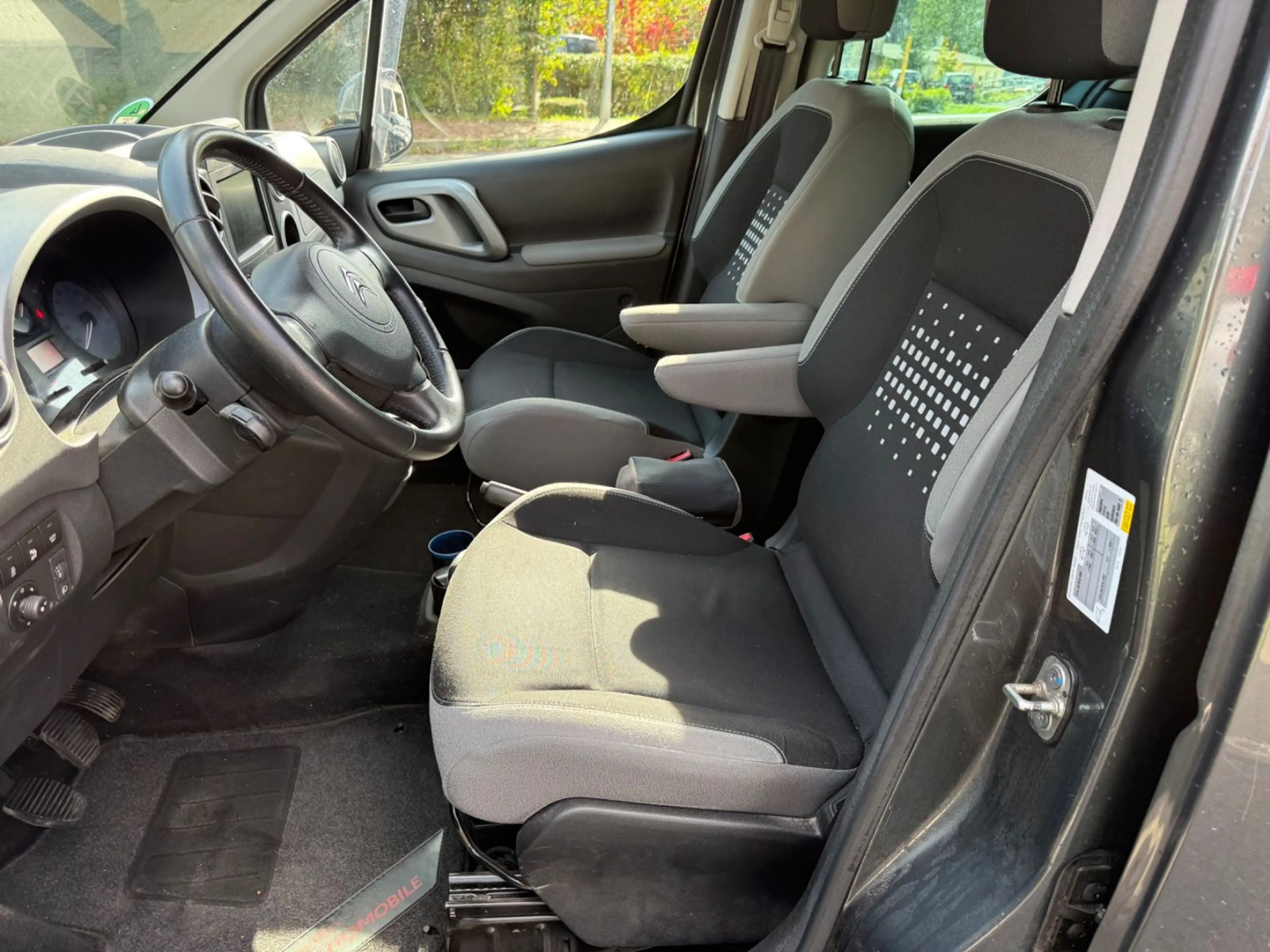 Citroen Berlingo Kombi Selection Klima,PDC.R.Kamera,2.Ha — photo 9
