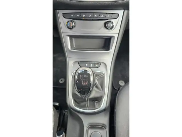 Opel Astra view 8