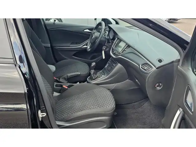 Opel Astra view 13
