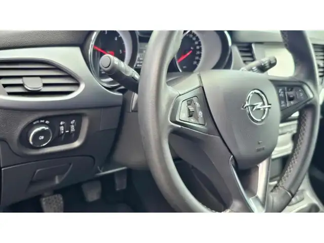 Opel Astra view 6