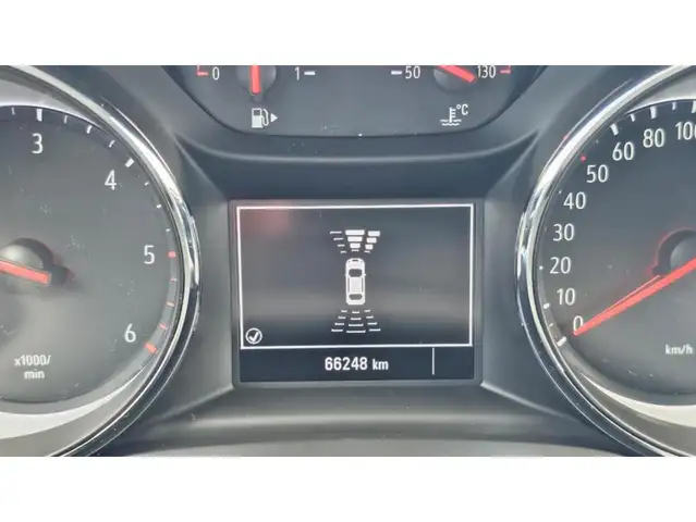 Opel Astra view 10