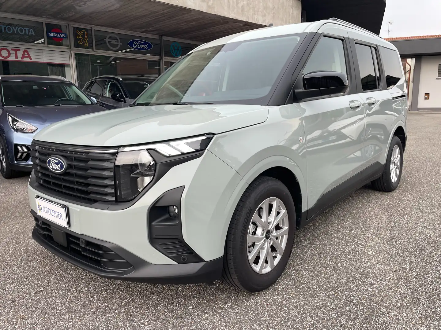 Ford Tourneo Courier Titanium 1.0 Ecoboost 125 CV M6 Verde - 1