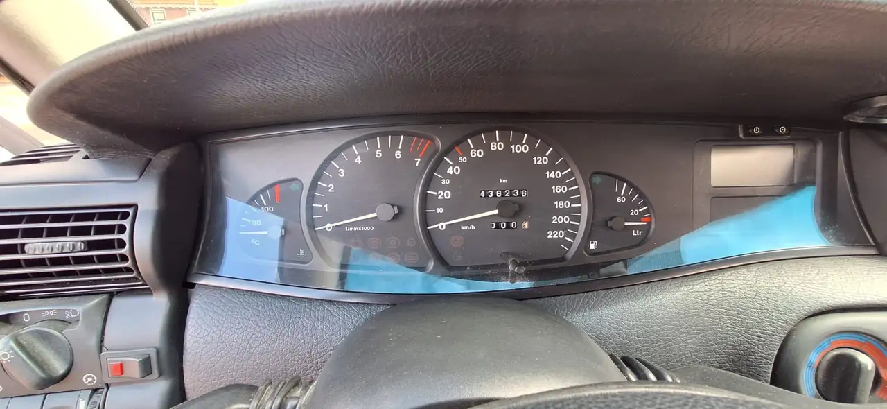Opel Omega 2.0, foto 5
