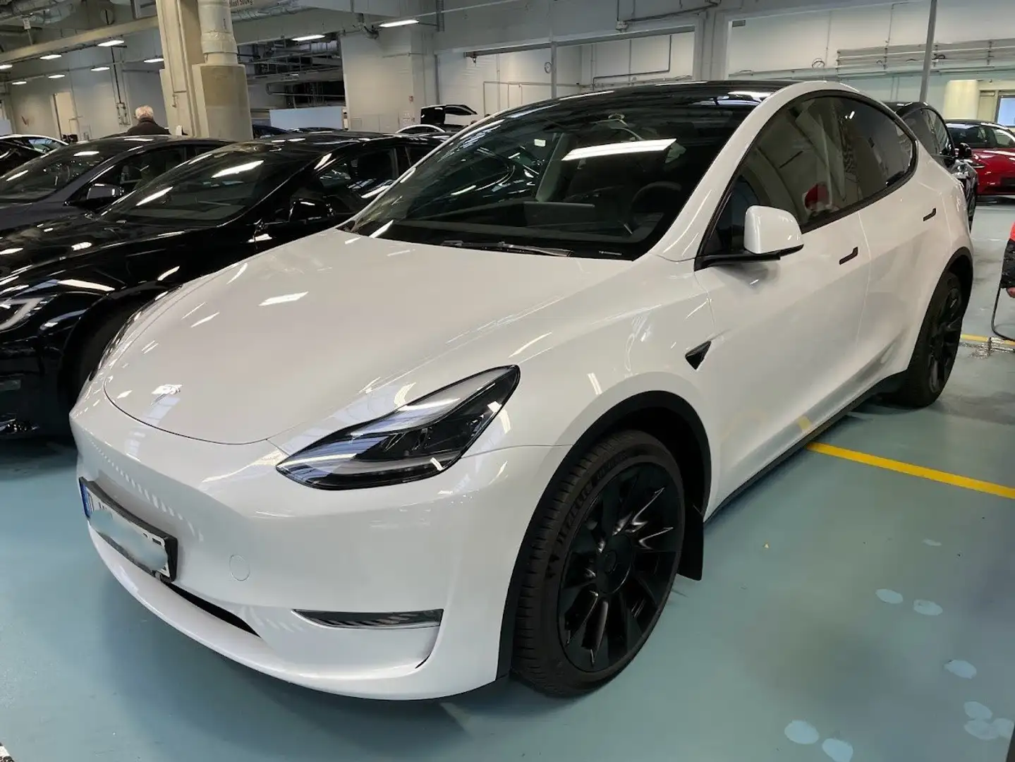 Tesla Model Y Tesla Model Y LR AWD | 2023 | 20" | TÜV 12/2025 Weiß - 1