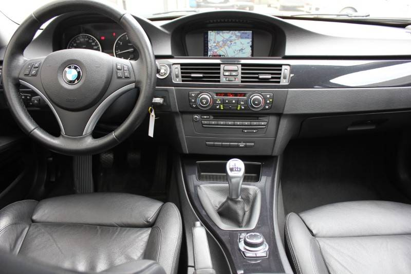 BMW 318 318i Berline/Pdc/Leder/Navi/bluetooth — photo 8