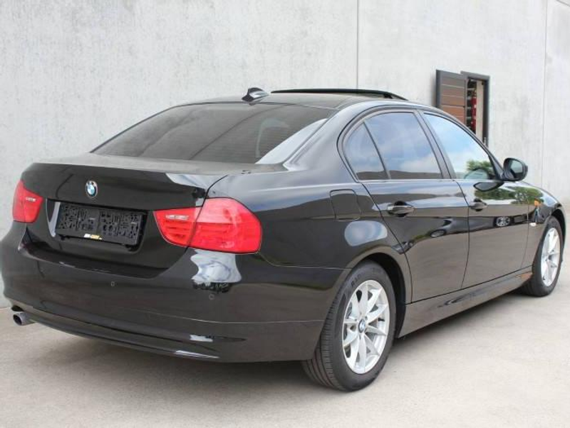 BMW 318 318i Berline/Pdc/Leder/Navi/bluetooth — photo 6