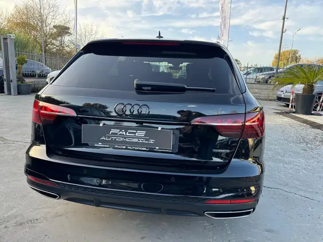 Audi A4 view 12