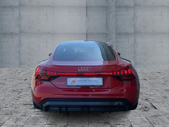 Audi e-tron GT view 5