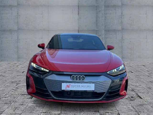 Audi e-tron GT view 3