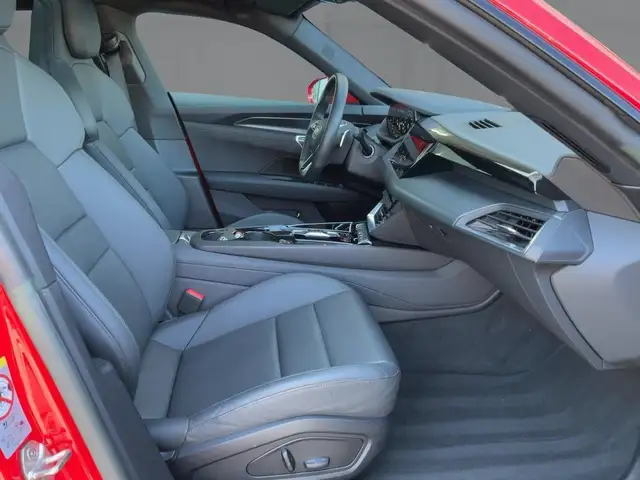 Audi e-tron GT view 12