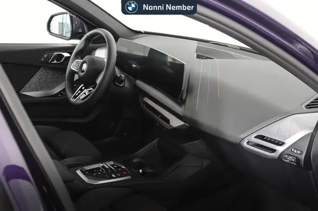 BMW 1 Series view 8