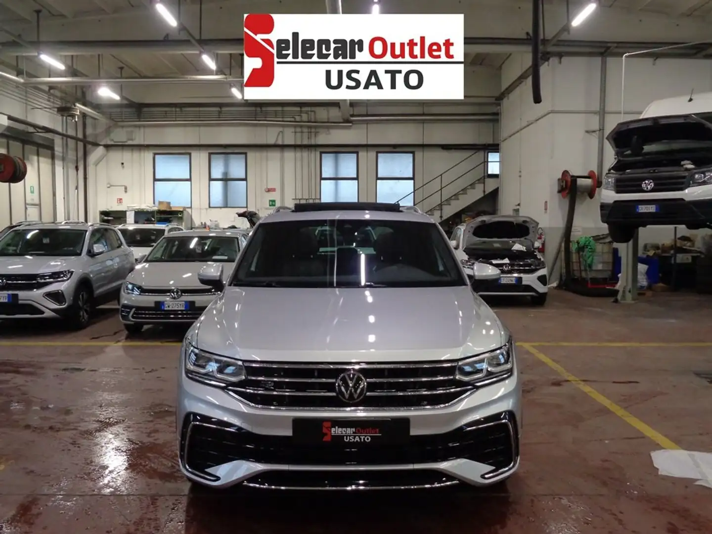 Volkswagen Tiguan 2.0 TDI 200CV 4MOTION DSG R-Line Zilver - 2