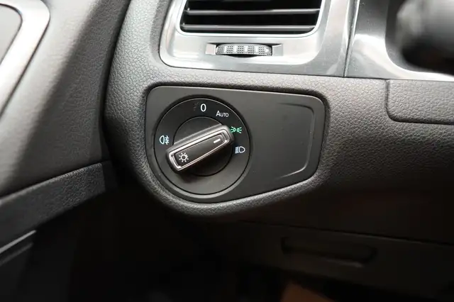 Volkswagen Golf view 26