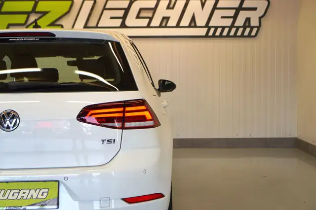 Volkswagen Golf view 6