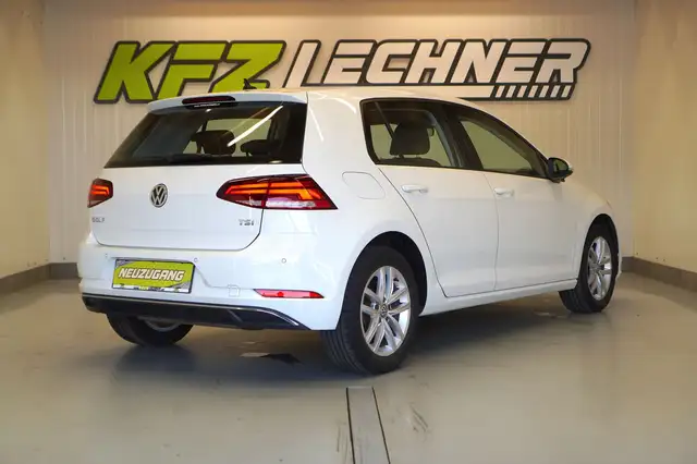 Volkswagen Golf view 4