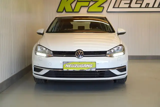 Volkswagen Golf view 9