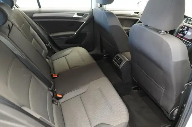 Volkswagen Golf view 20