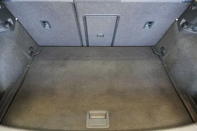 Volkswagen Golf view 17