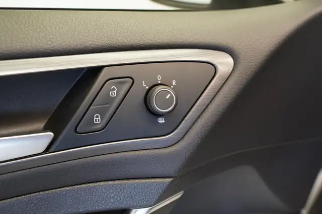 Volkswagen Golf view 15