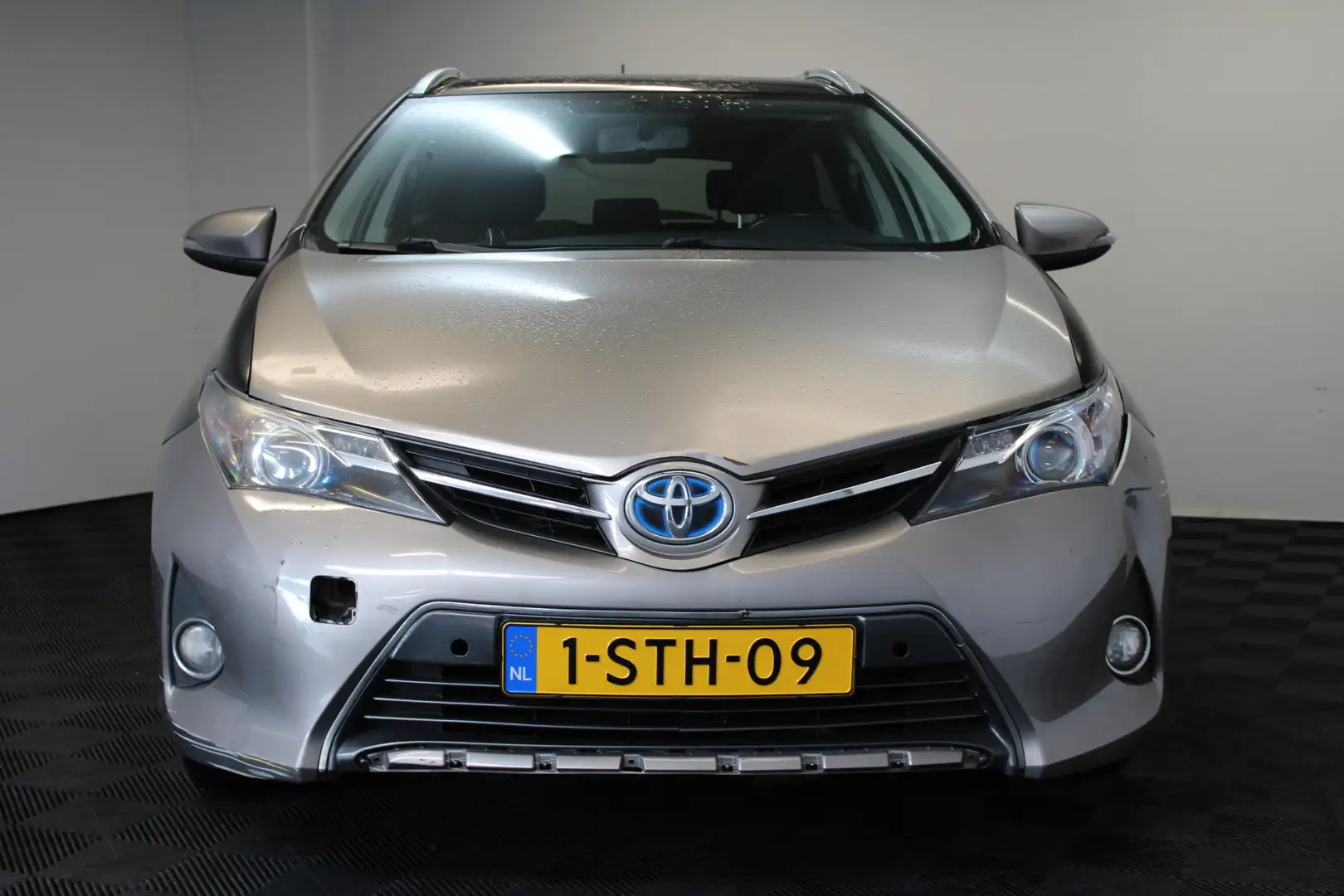 Toyota Auris Touring Sports 1.8 Hybrid Lease | Pano | Camera | Brown - 2