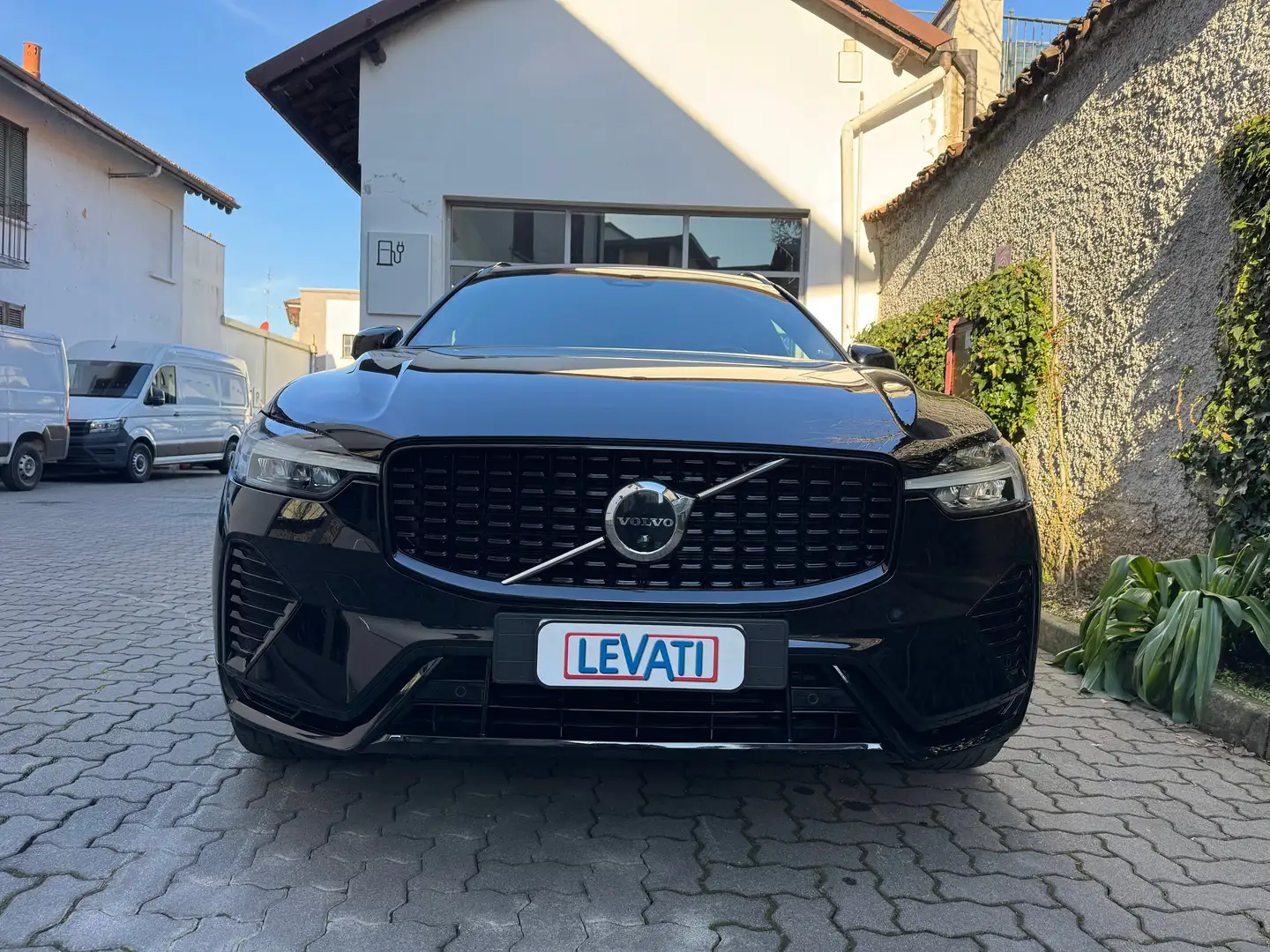 Volvo XC60 II 2022 2.0 b4 Inscription awd auto E PLUS DARK Nero - 2