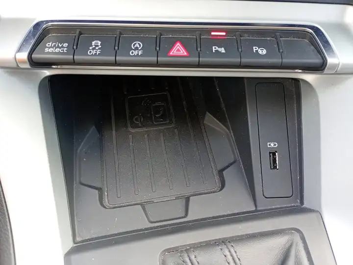 Audi Q3 2020, foto 29