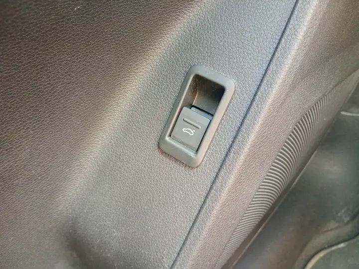 Audi Q3 2020, foto 32