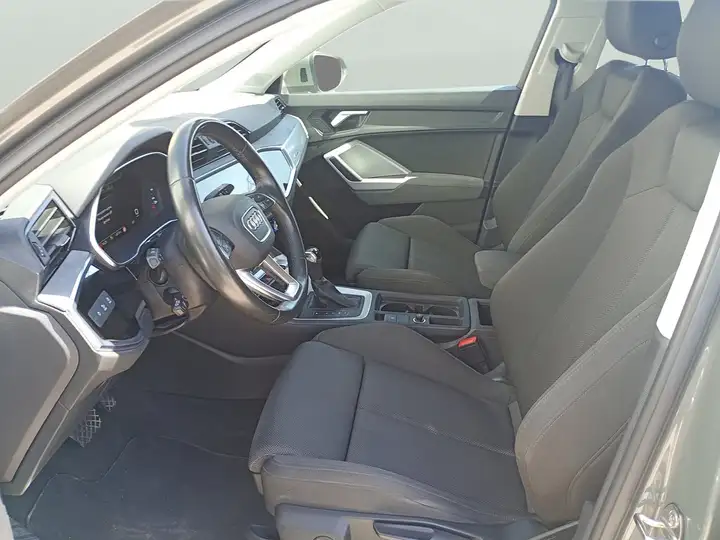 Audi Q3 2020, foto 10