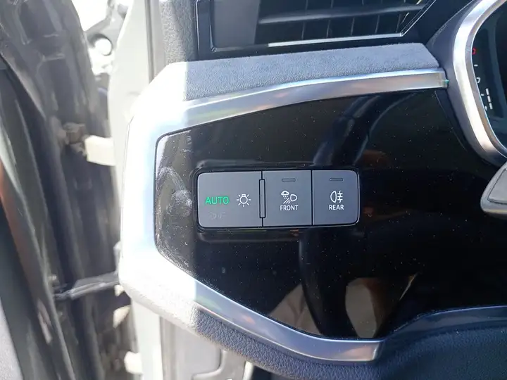 Audi Q3 2020, foto 22