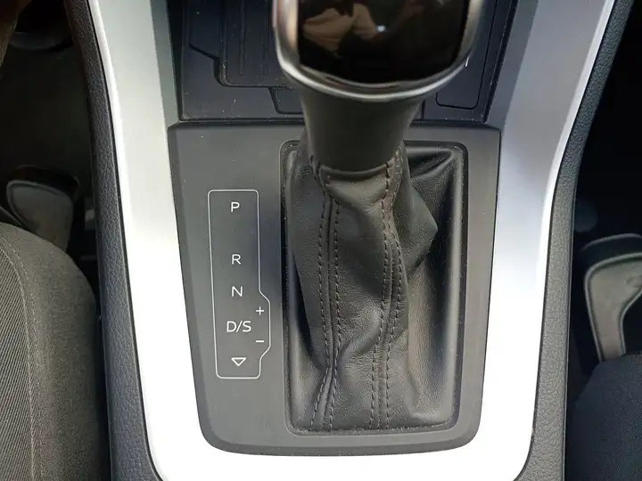 Audi Q3 2020, foto 30