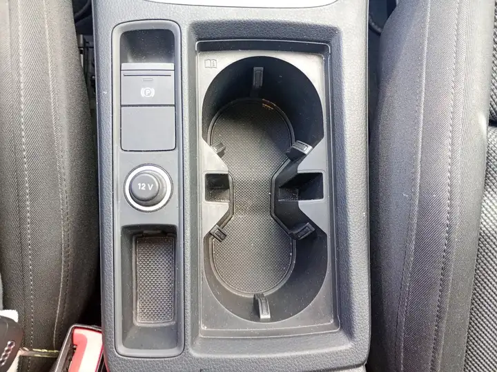 Audi Q3 2020, foto 31