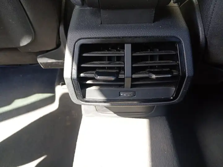 Audi Q3 2020, foto 37