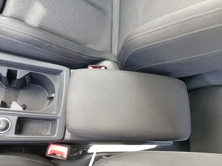 Audi Q3 2020, foto 34