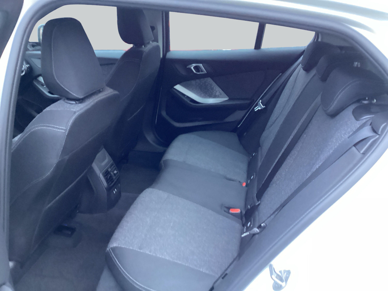 BMW 118 d Aut. *SHZ*CarPlay* — photo 13