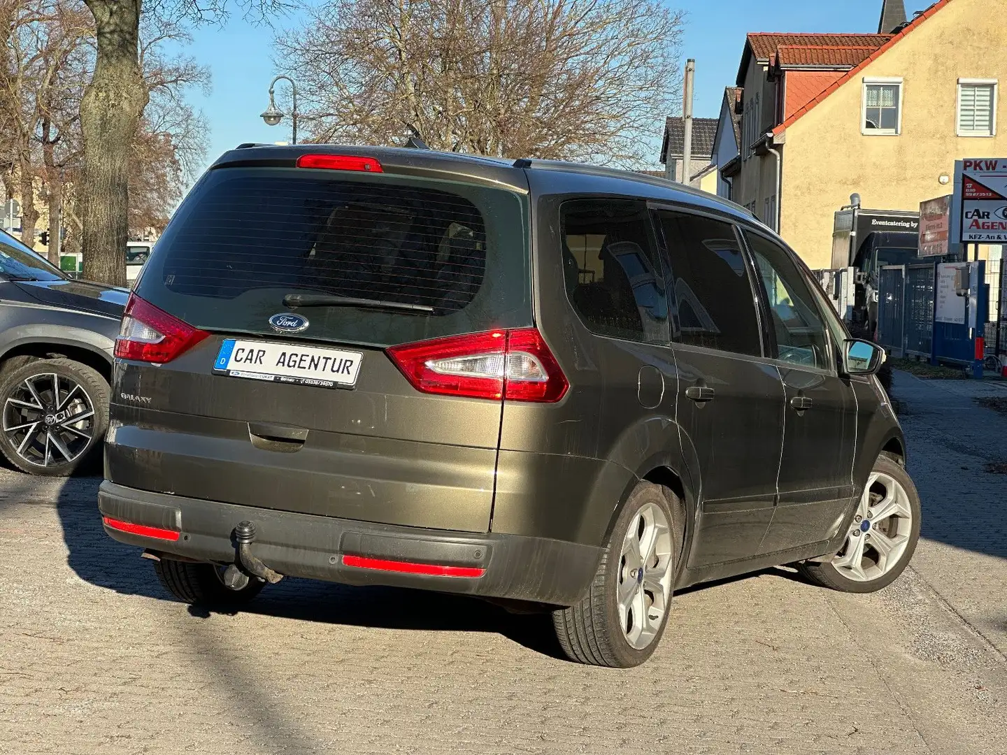 Ford Galaxy Trend 7-SITZE + KLIMAAUTO+ PDC+ SITZHZG Braun - 2