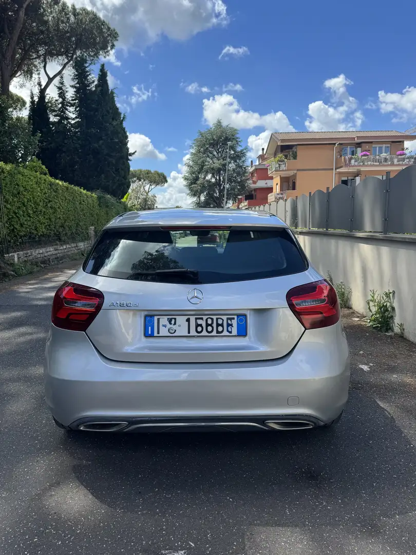 Mercedes-Benz A 180 Automatic Sport Grigio - 2