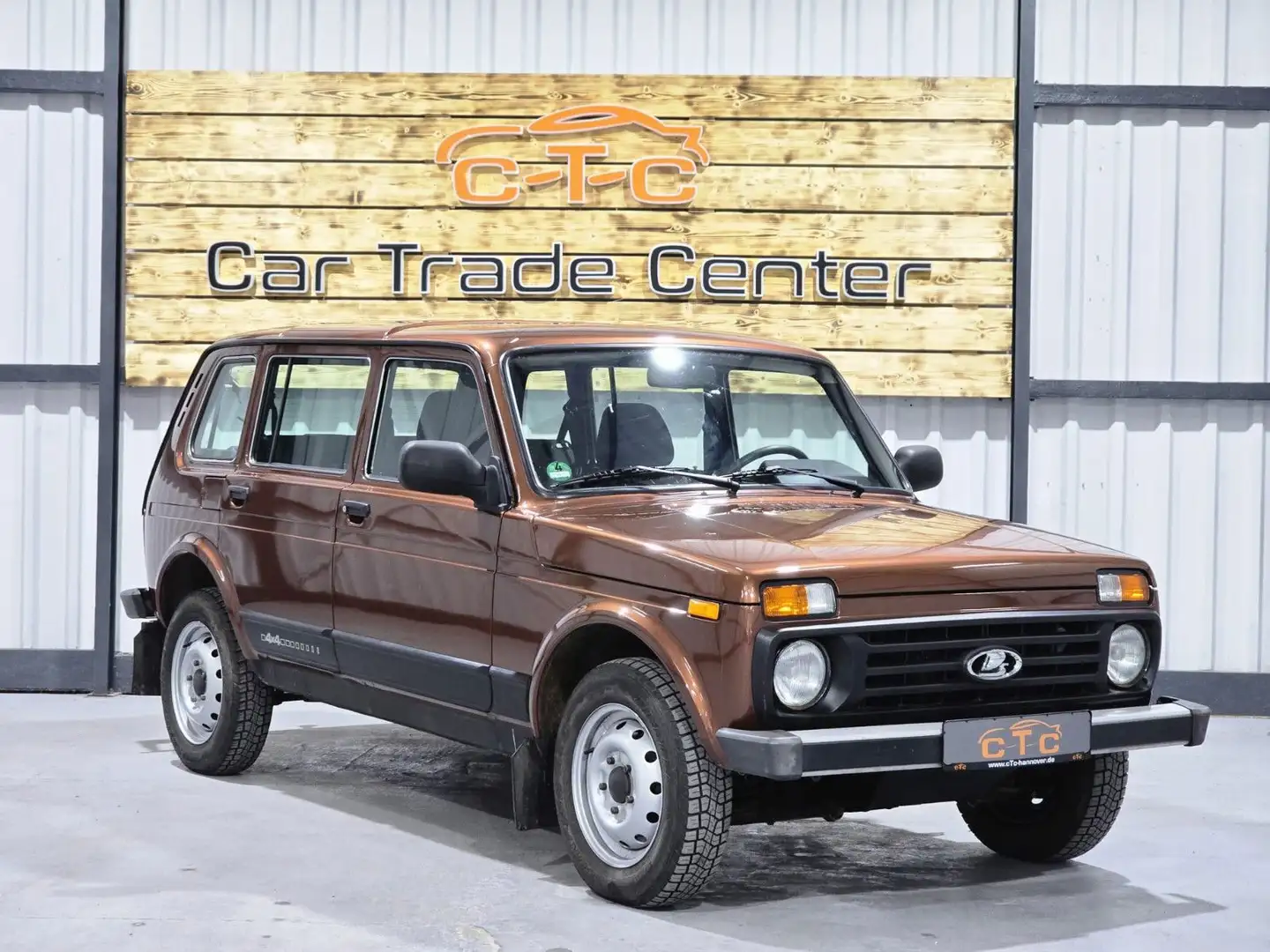 Lada Niva 4x4/1.Hand/AHK/8-fach/EURO6/TÜV-NEU Braun - 2