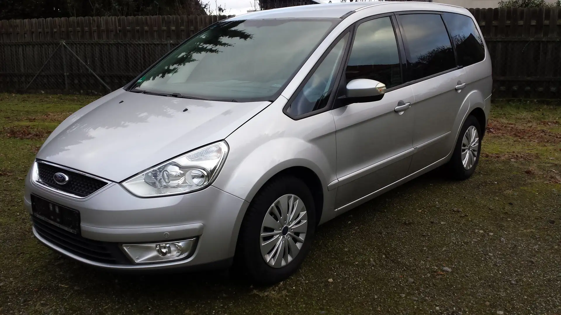 Ford Galaxy Galaxy Diesel 2.0 TDCi DPF Trend Grau - 1