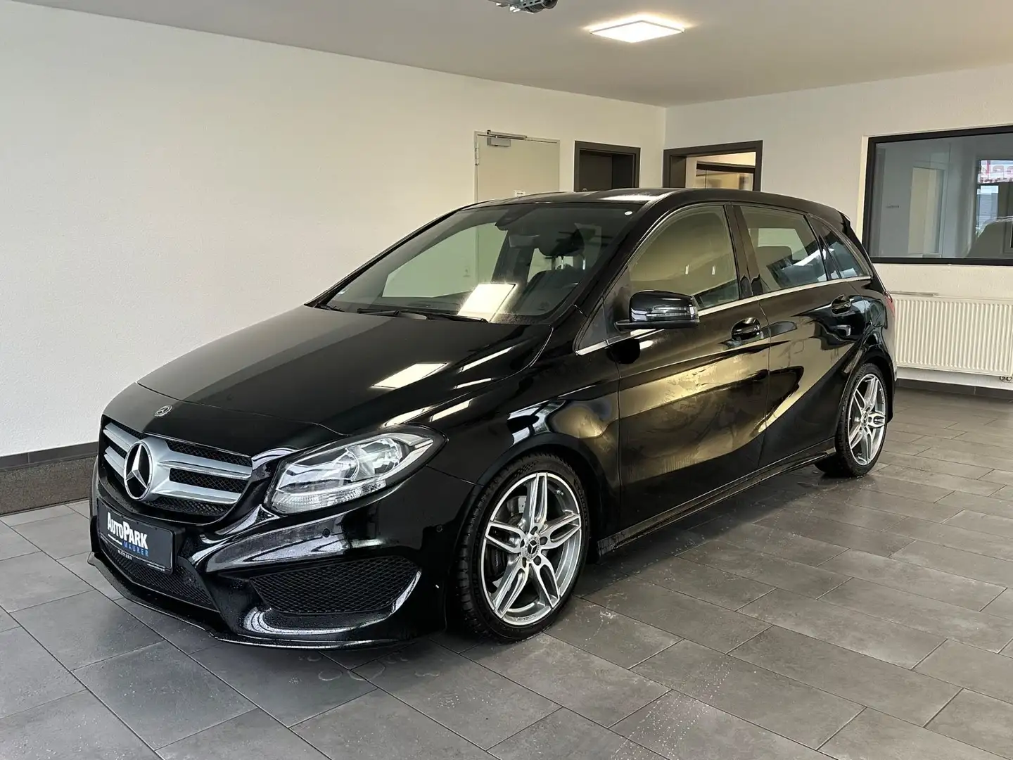 Mercedes-Benz B 220 CDI / d AMG Line*Navi*Sitzheizung Noir - 2