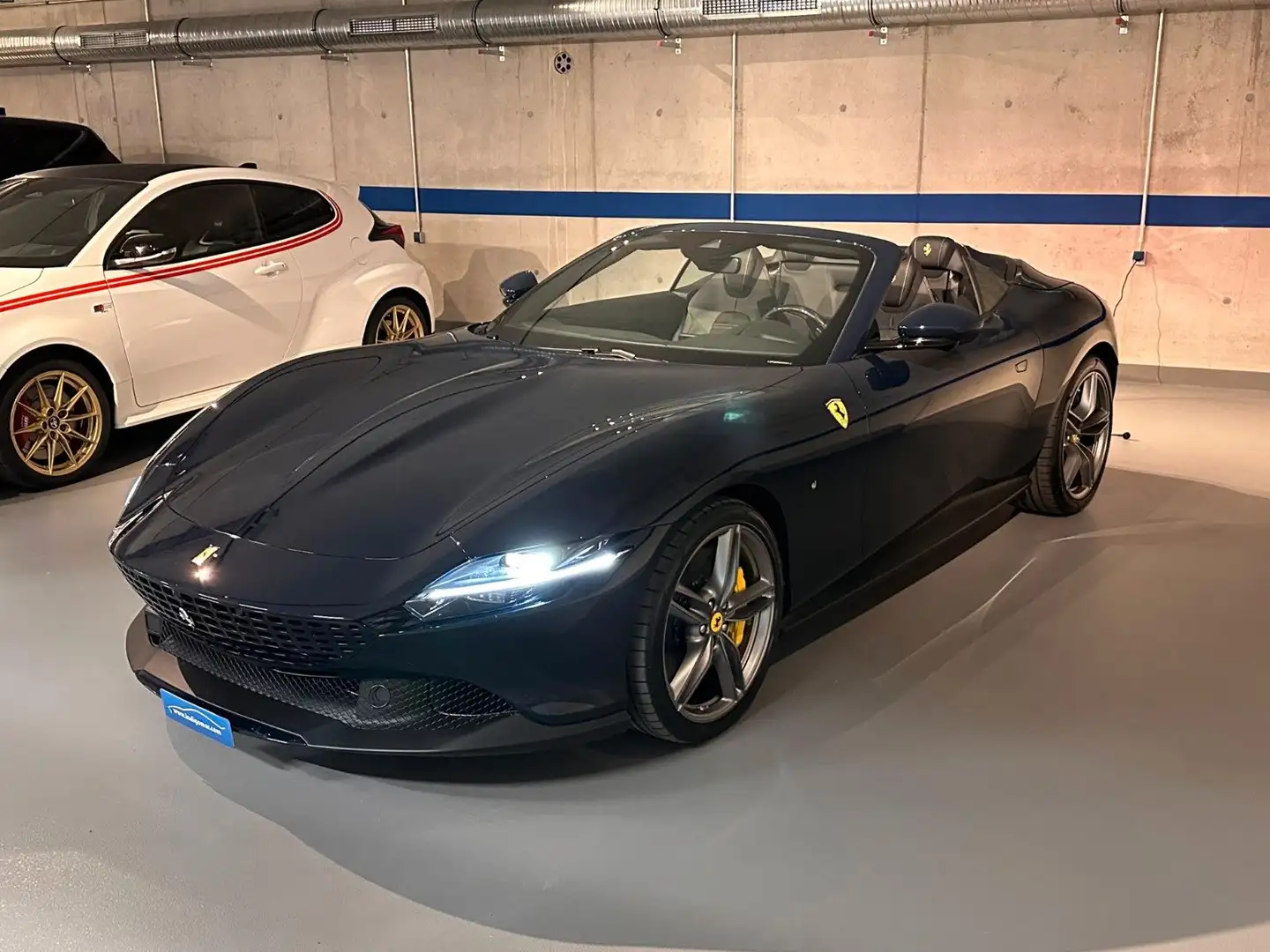 Ferrari Roma Spider, Modell 2025, NEU plava - 1