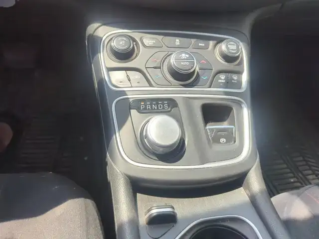 Chrysler 200 2015 — photo 5