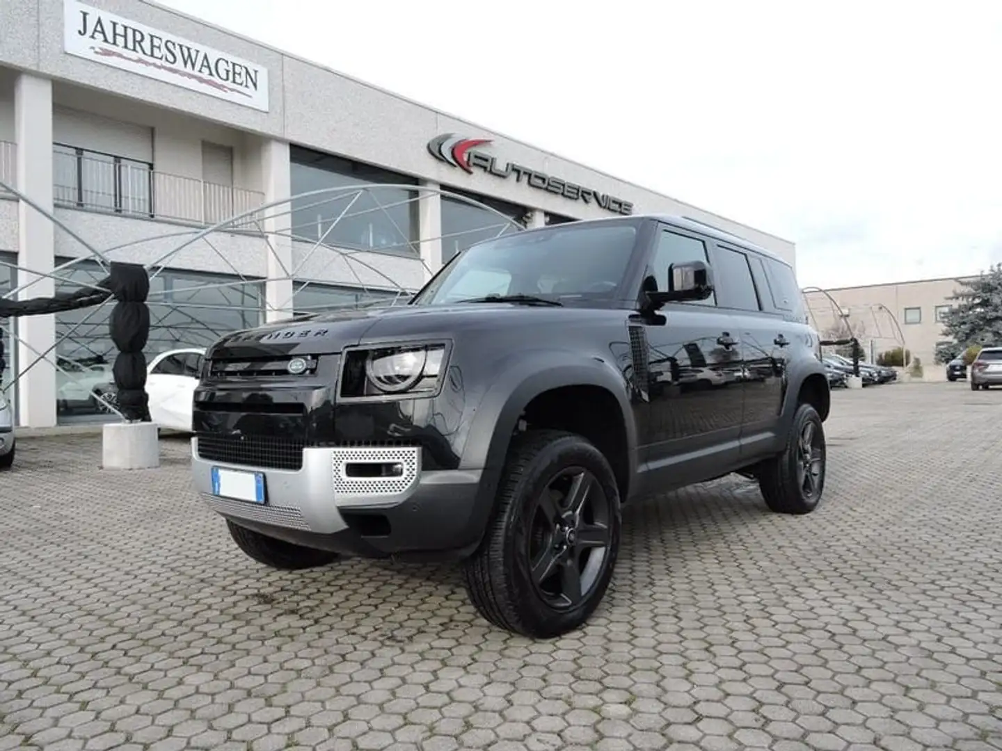 Land Rover Defender 110 3.0D I6 250 CV AWD Auto SE Noir - 1
