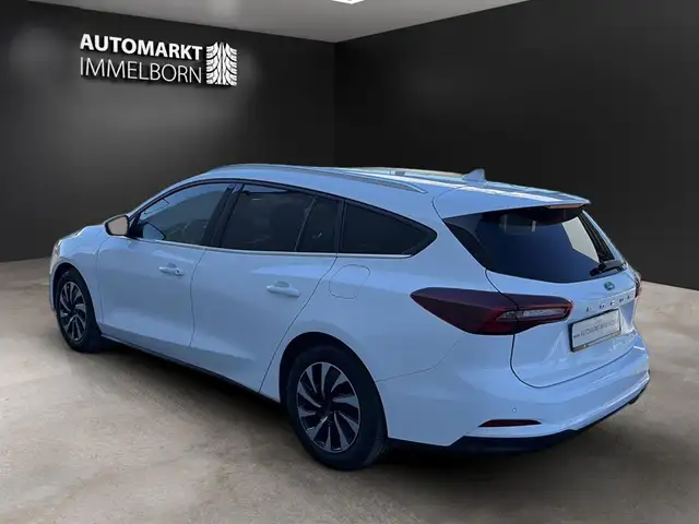 Ford Focus view 5