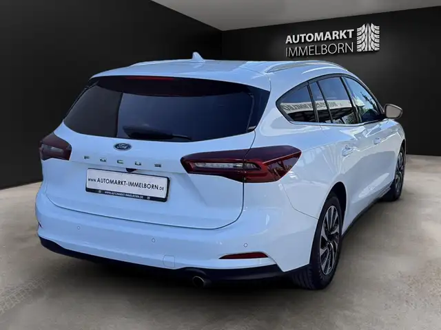 Ford Focus view 11