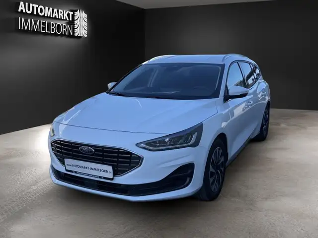 Ford Focus view 3