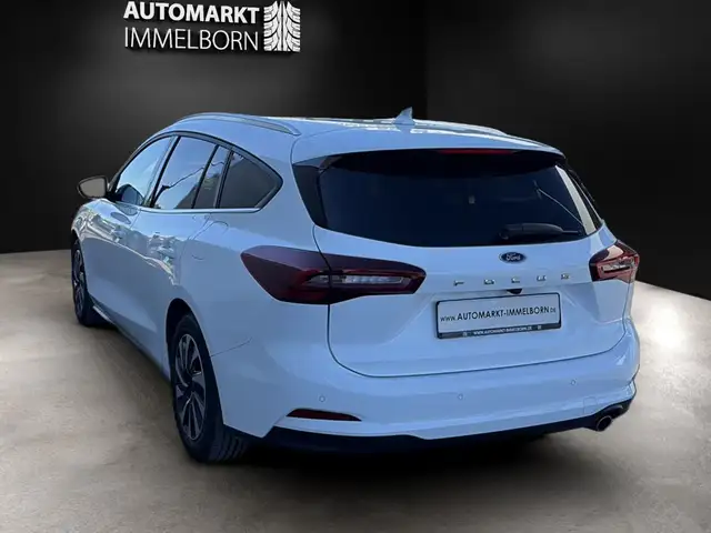 Ford Focus view 10